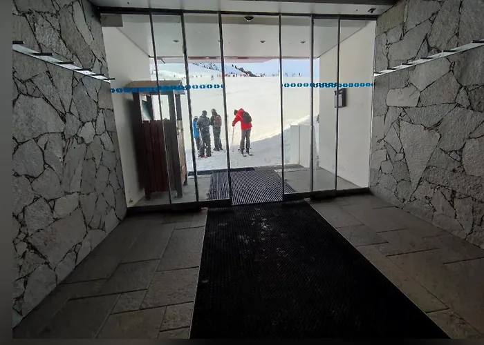 Cosy 2100m Pied Des Pistes-direct To Slopes-ski In Out-la Plagne Aime 2000 Apartman La Plagne